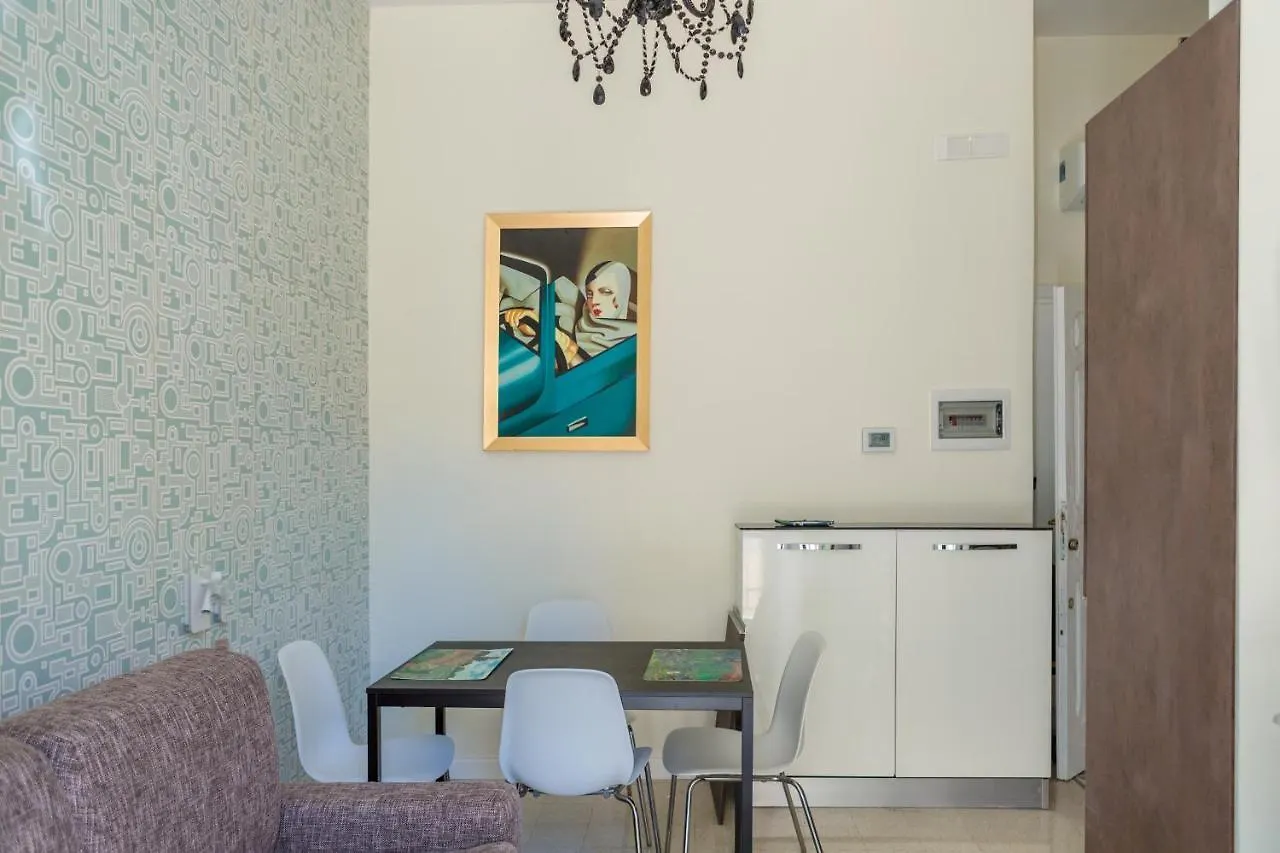 Romantica Family Apartment Near San Giovanni Italy