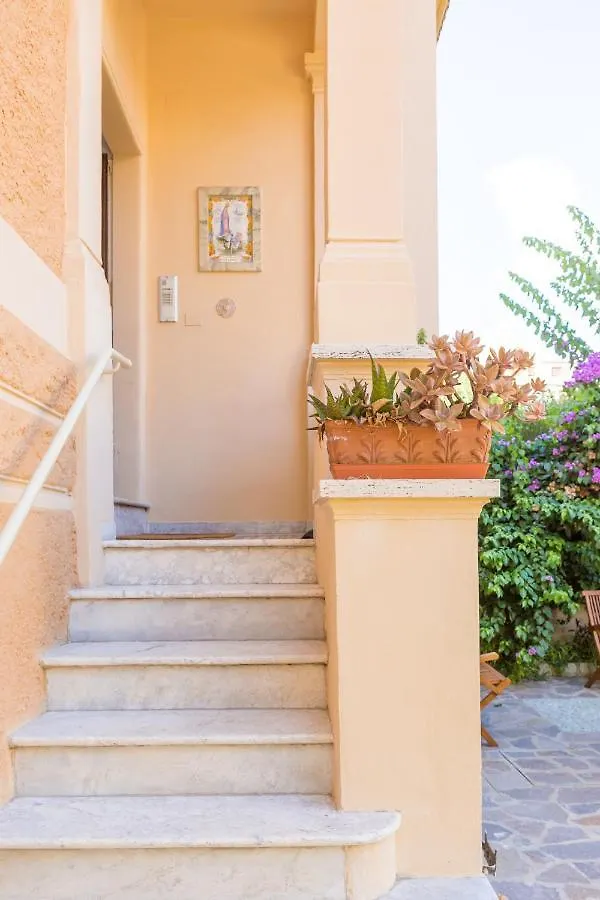 Romantica Family Apartment Near San Giovanni Italy