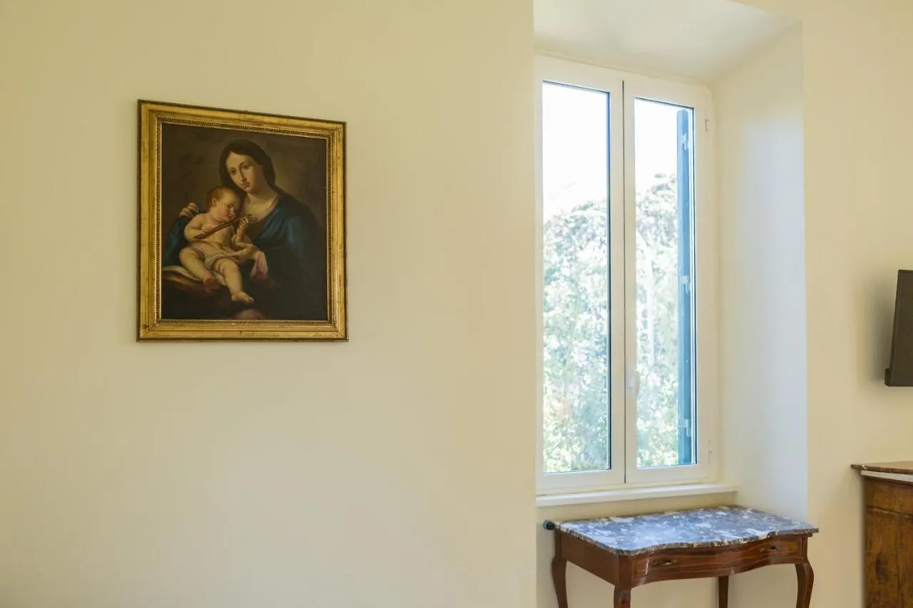 Romantica Family Apartment Near San Giovanni Italy