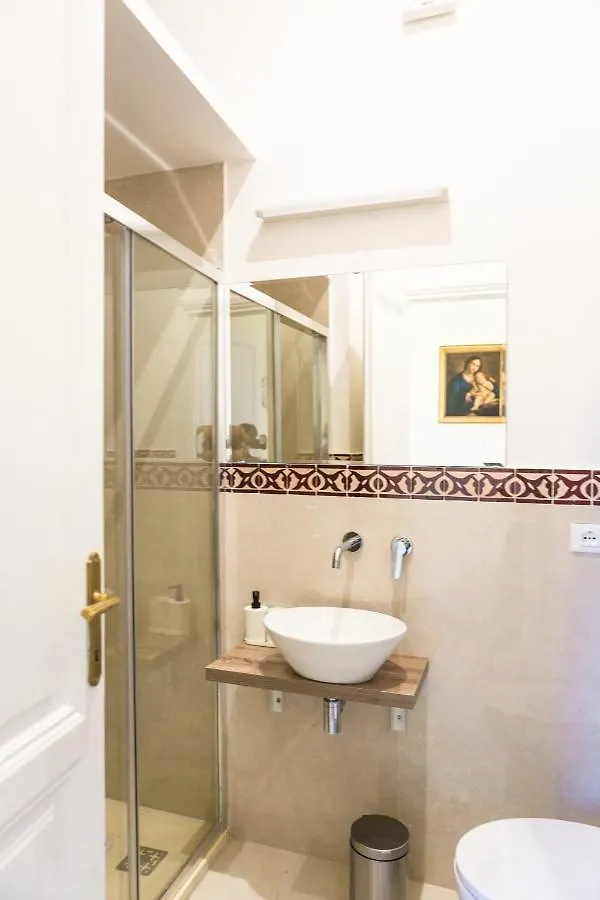 Romantica Family Apartment Near San Giovanni Italy