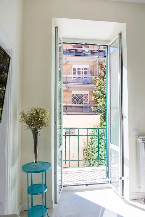 Romantica Family Apartment Near San Giovanni 0*, Řím